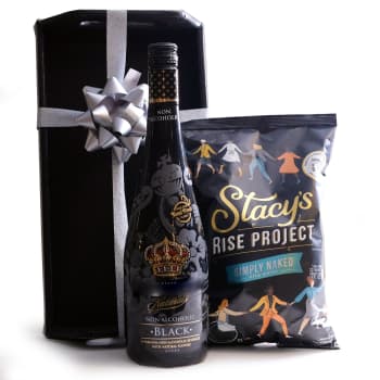 Non-Alcoholic Cider and Snacks Set – view 2